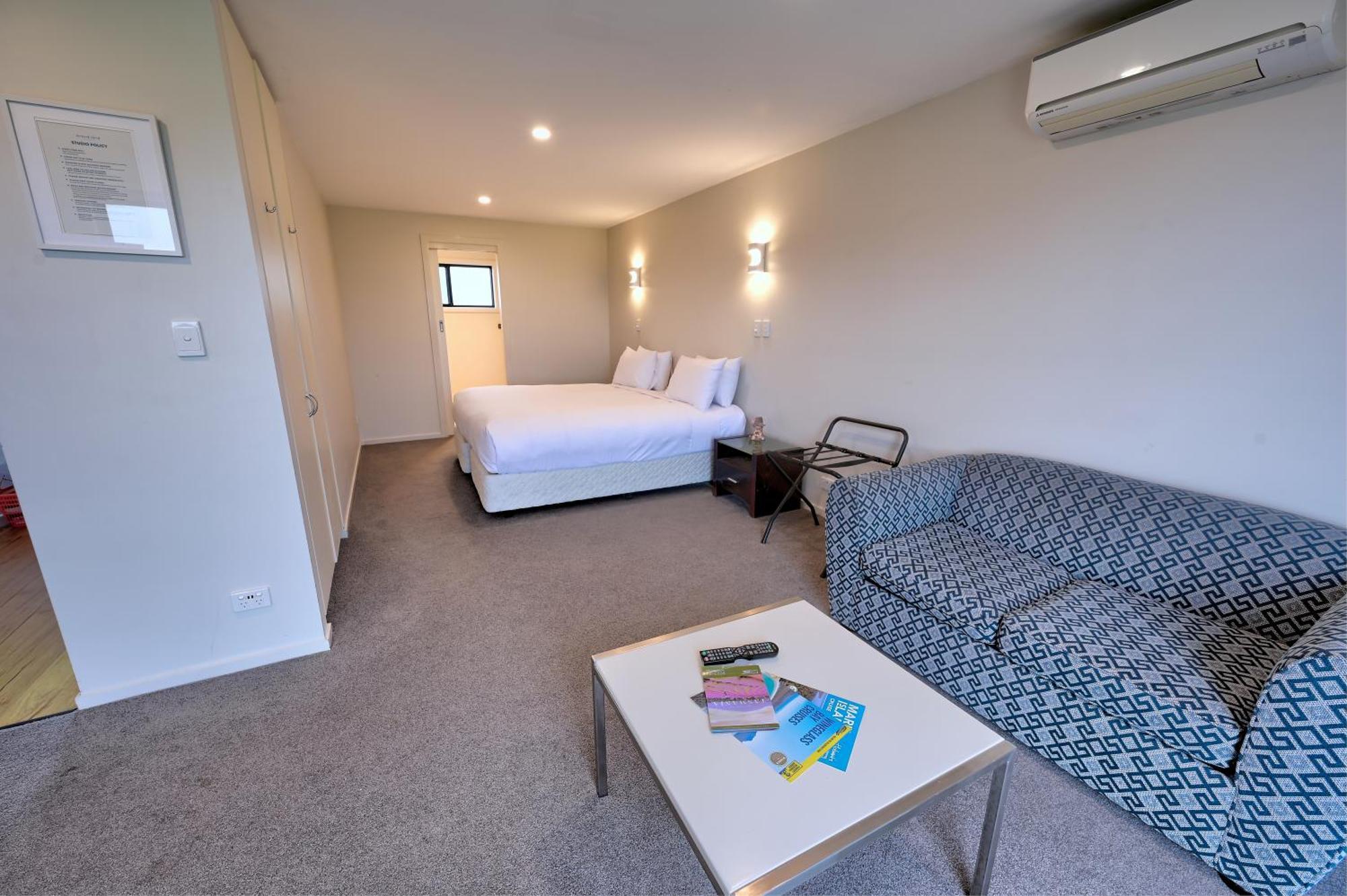 ไดมอนด์ ไอส์แลนด์ รีสอร์ต แอนด์ เพนกวิน พาเหรด ไนท์ลี Hotel บิเชโน ภายนอก รูปภาพ